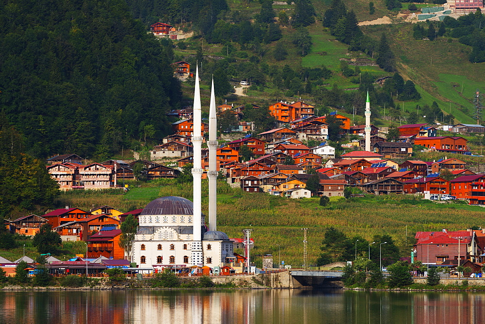 Lakeside mosque, Uzungol alpine resort, Black Sea Coast area, Trabzon Province, Anatolia, Turkey, Asia Minor, Eurasia