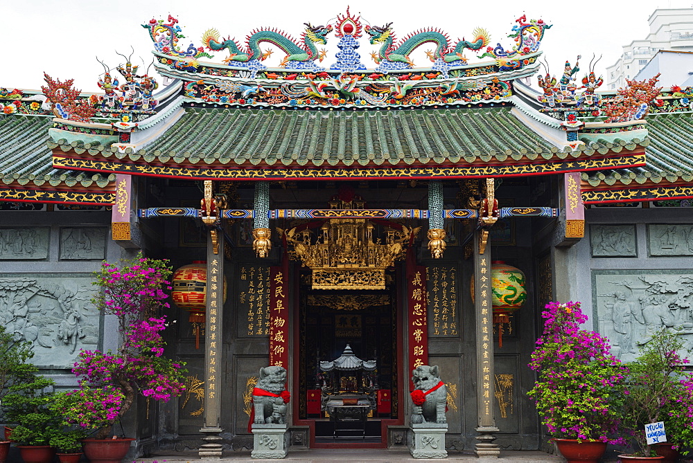 Nghia An Hoi Quan Pagoda, Cholon, Ho Chi Minh City (Saigon), Vietnam, Indochina, Southeast Asia, Asia