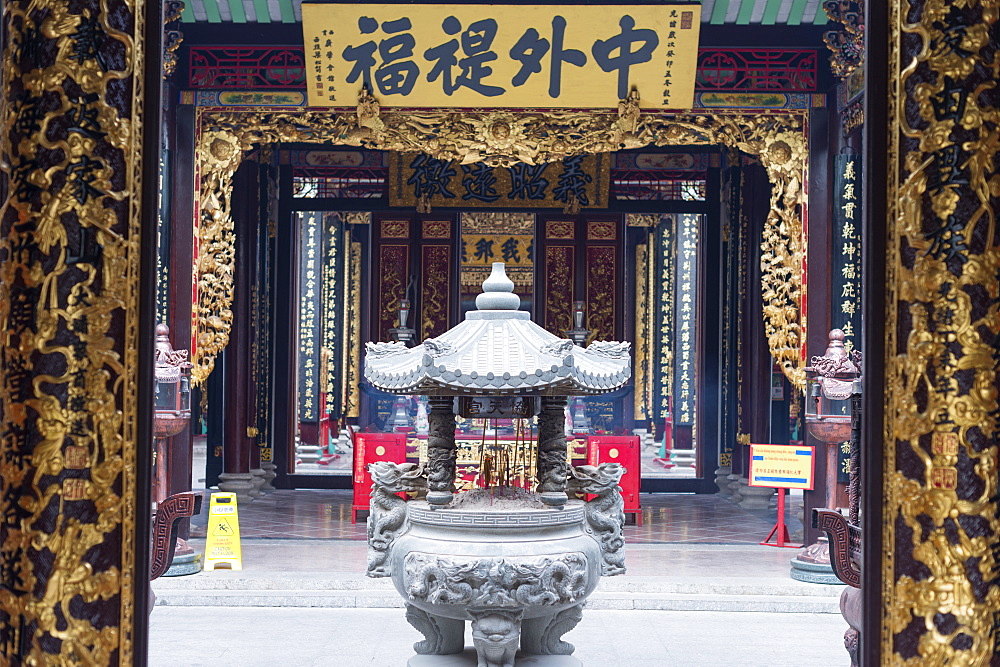 Nghia An Hoi Quan Pagoda, Cholon, Ho Chi Minh City (Saigon), Vietnam, Indochina, Southeast Asia, Asia