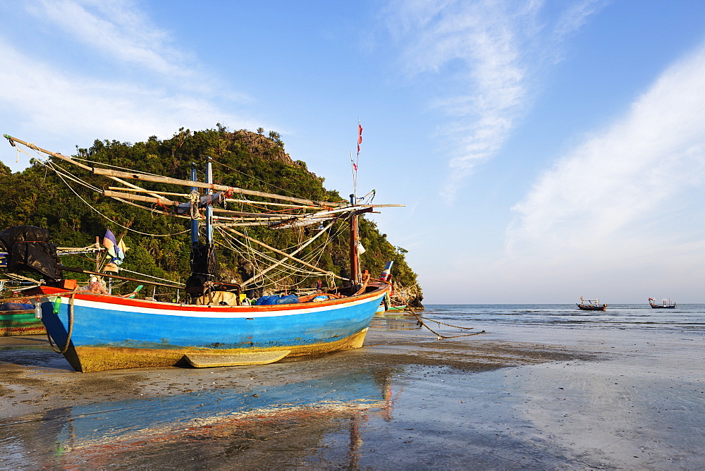 Fishing boats at sunset, Sam Phraya Beach, Khao San Roi Yot National Park, Prachuap Kiri Khan, Thailand, Southeast Asia, Asia