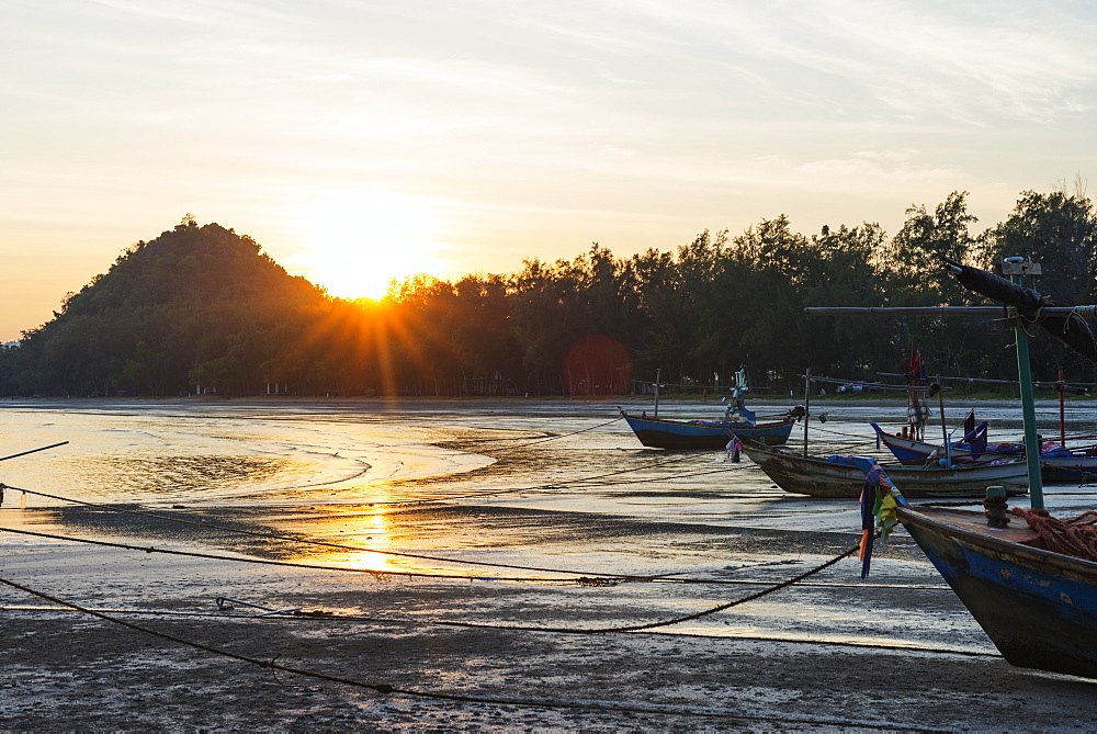 Sam Phraya Beach at sunset, Khao San Roi Yot National Park, Prachuap Kiri Khan, Thailand, Southeast Asia, Asia