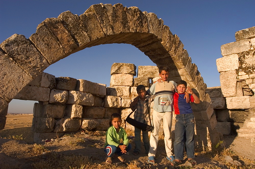 Children at Qala'at al-Mudiq, medieval castle, Apamea (Qalat at al-Mudiq), Syria, Middle East