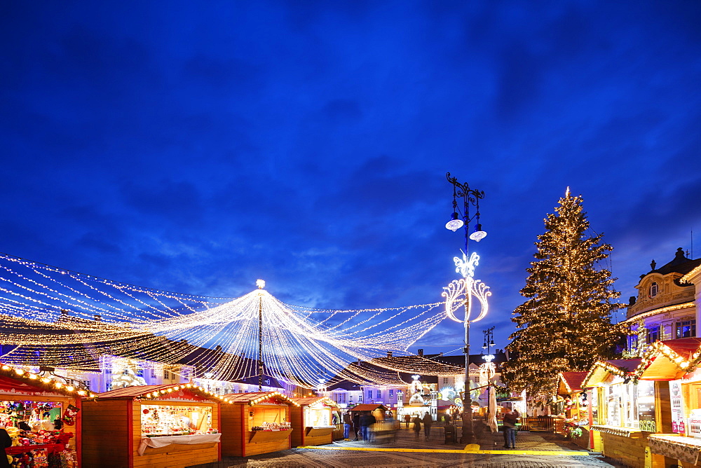 Christmas market in Plaza Piata Mare, Sibiu, Romania, Europe