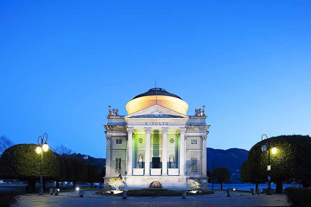 Volta Memorial to the inventor of the battery, Como town, Lake Como, Lombardy, Italian Lakes, Italy, Europe