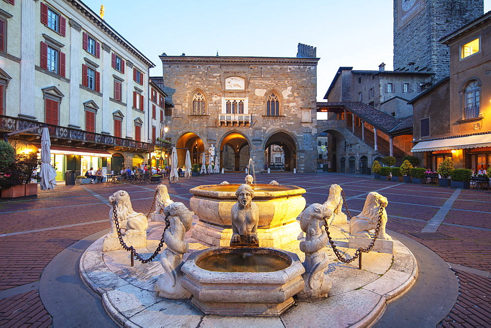 Contarini fountain in Piazza Vecchia, Bergamo, Lombardy, Italy, Europe