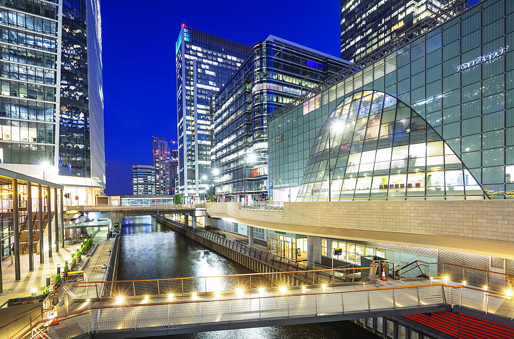 Canary Wharf at night, Docklands, London, England, United Kingdom, Europe