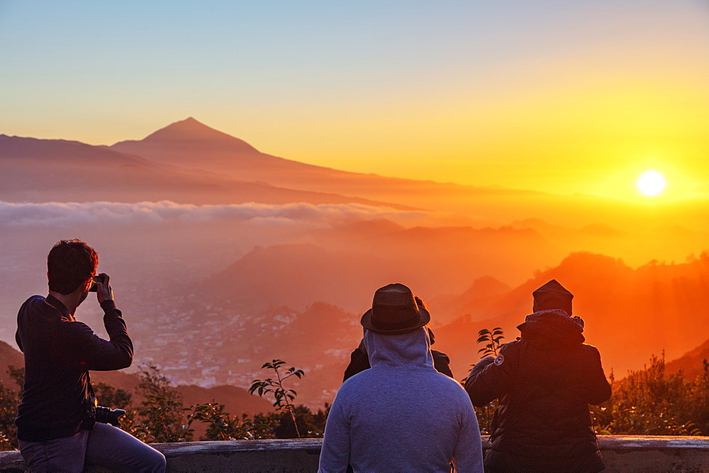 Pico del Teide, 3718m, the highest mountain in Spain, at sunset, Teide National Park, UNESCO World Heritage Site, Tenerife, Canary Islands, Spain, Atlantic, Europe