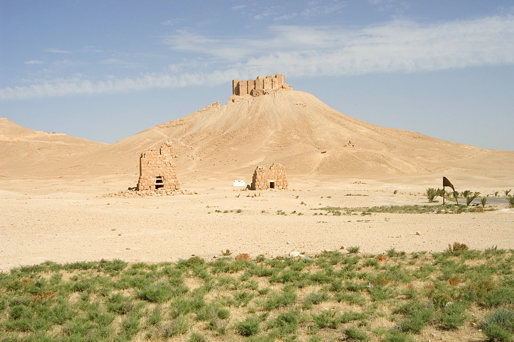 Qala'at ibn Maan citadel castle, archaelogical ruins, Palmyra, Syria, Middle East