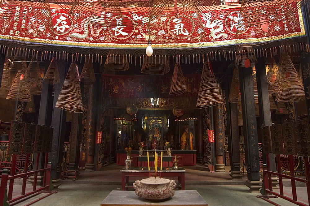 Incense coil burners, Thien Hau Buddhist Temple, Ho Chi Minh City (Saigon), Vietnam, Southeast Asia, Asia