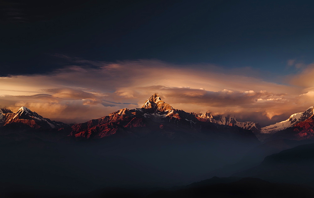 Machapuchare (Machhapuchhre) (Fish Tail) mountain, in the Annapurna Himal of north central Nepal, Nepal, Himalayas, Asia