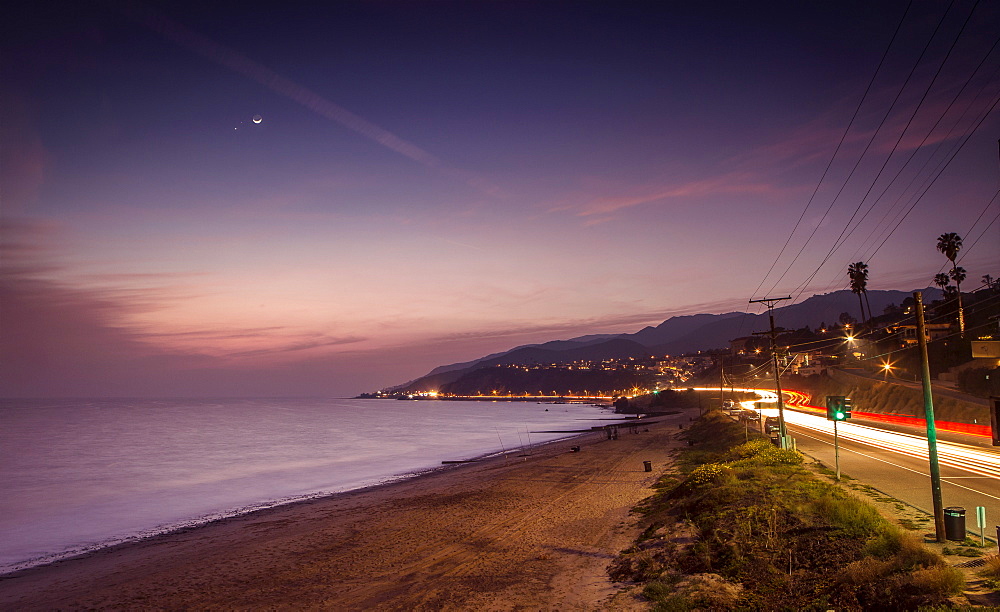 Sunset on Will Rogers Beach and the Pacific Coast Highway, Pacific Palisades, California, United States of America, North America