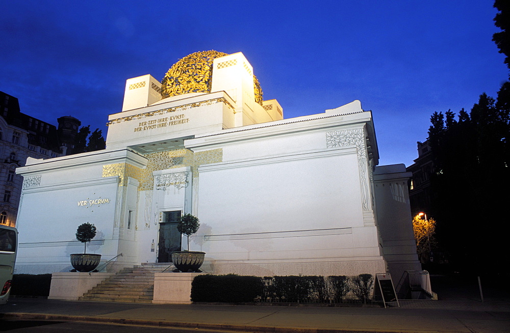 Exterior of the art nouveau Secession building at twilight, Innere Stadt, Vienna, Austria, Europe