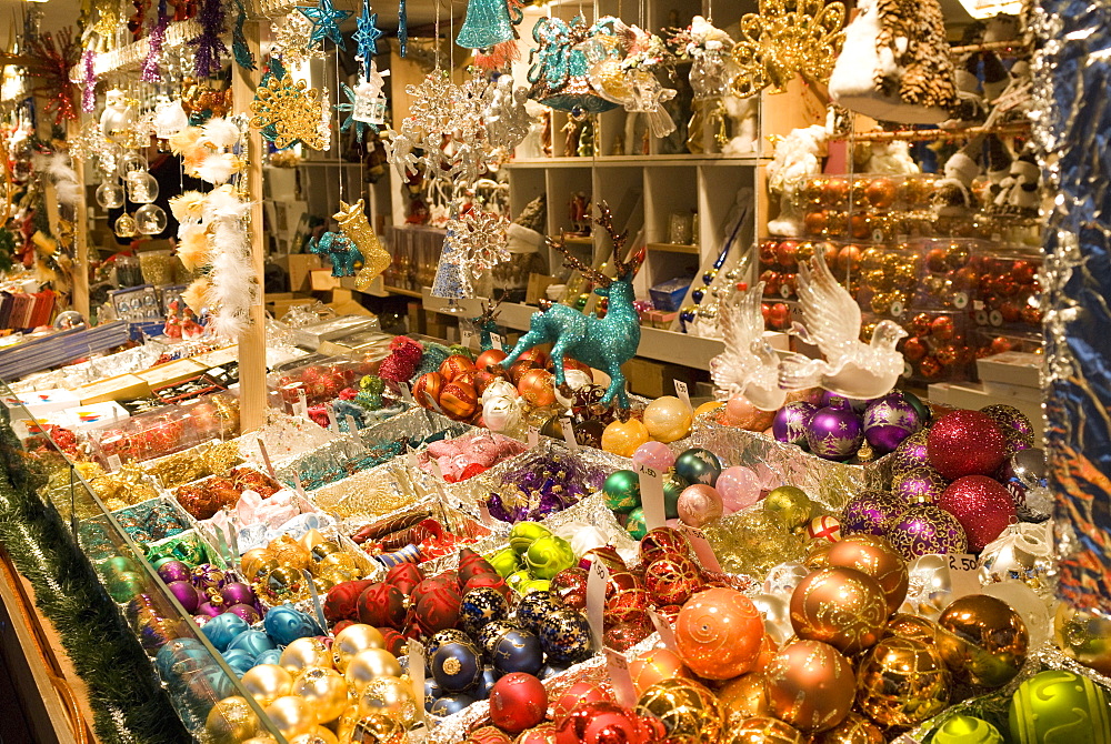 Christmas decorations at stall, Christkindlmarkt (Christmas Market) at Rathausplatz, Innere Stadt, Vienna, Austria, Europe