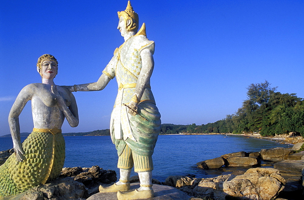 Statue of prince and mermaid from epic Phra Aphaimani by Sunthorn Phu on the coast at Hat Sai Kaew beach, Ko Samet island, Rayong, Thailand, Southeast Asia, Asia