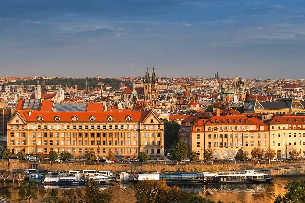 Old Town's Vltava River embankment with protruding twin Gothic towers of Tyn Church, Old Town (Stare Mesto), UNESCO World Heritage Site, Prague, Czechia, Europe