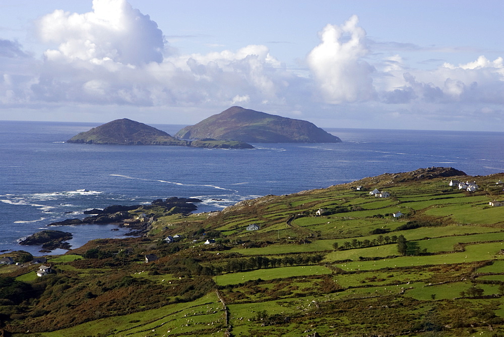 Near the Beara peninsula, Island of the Horse and the Island of the Rabbits, County Cork, Munster, Republic of Ireland, Europe