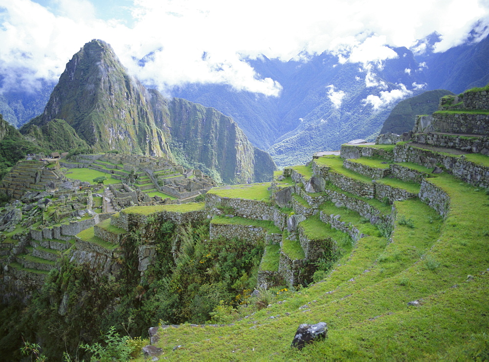 Inca terraces and ruins, Machu Picchu, UNESCO World Heritage Site, Peru, South America