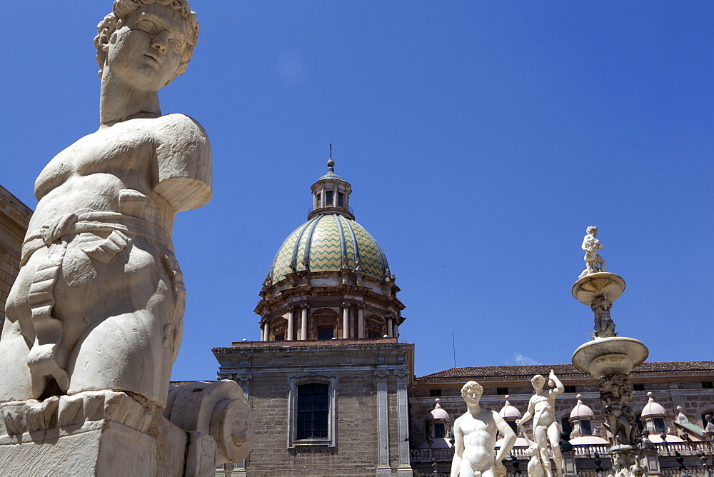 La Fontana della Vergogna (The Pretoria Fountain), Palermo, Sicily, Italy, Europe