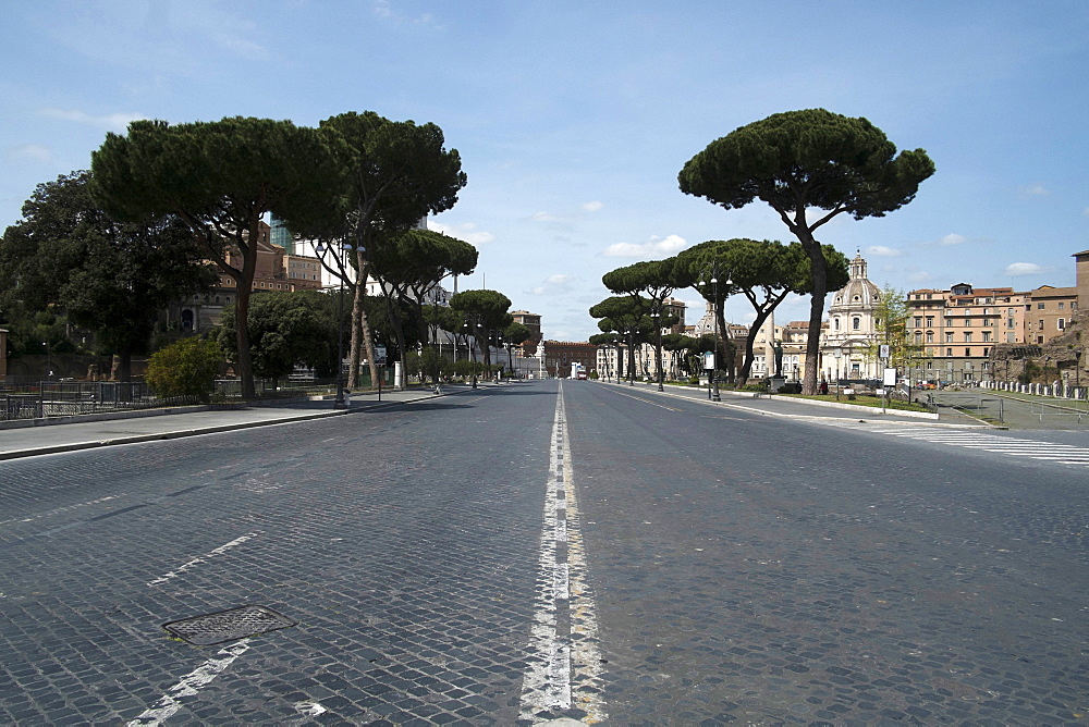 Imperial Forum Avenue, deserted due to the 2020 Covid-19 lockdown restrictions, Rome, Lazio, Italy, Europe