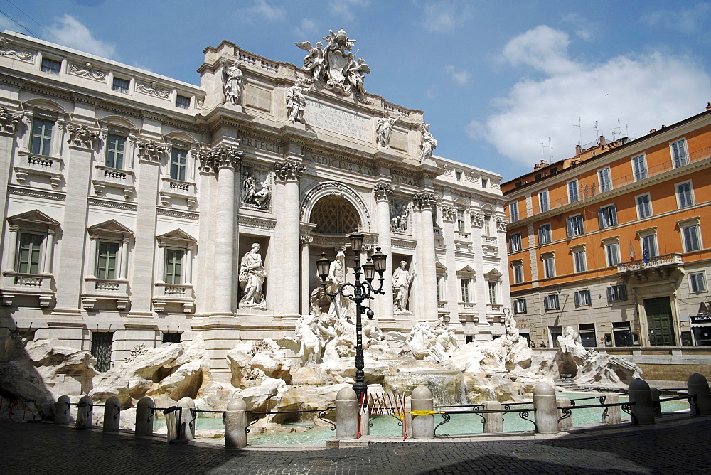 Trevi Fountain, deserted due to the 2020 Covid-19 lockdown restrictions, Rome, Lazio, Italy, Europe