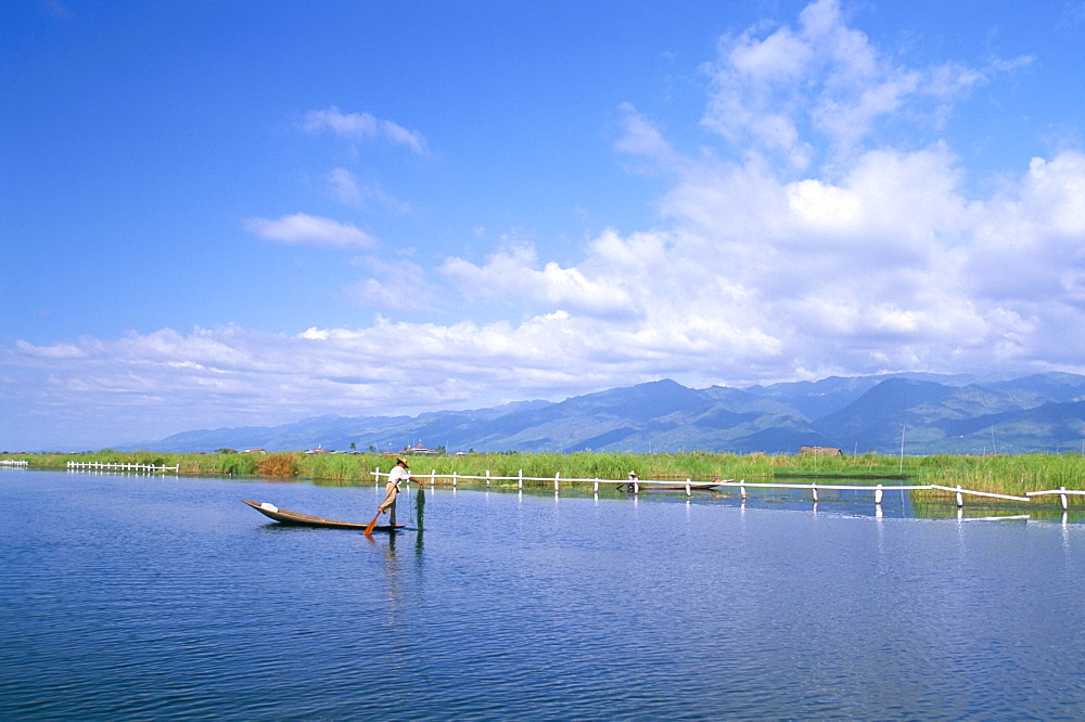 Fishermen, Inle Lake, Shan State, Myanmar (Burma), Asia