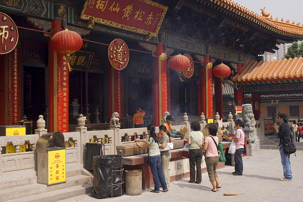 Wong Tai Sin Temple, Wong Tai Sin district, Kowloon, Hong Kong, China, Asia