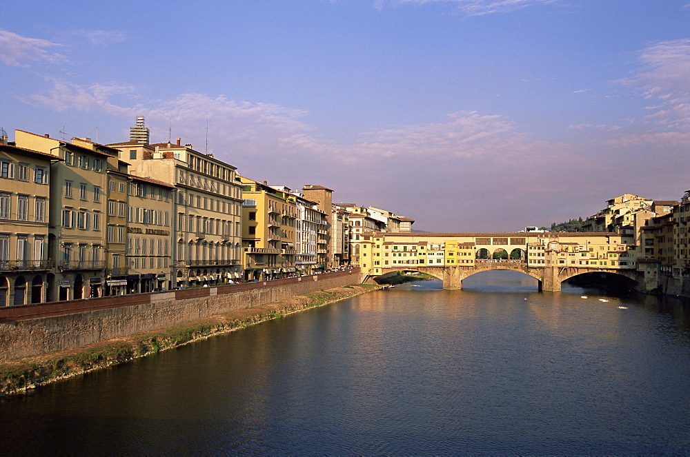 Ponte Vecchio over the Arno River, Florence, UNESCO World Heritage Site, Tuscany, Italy, Europe