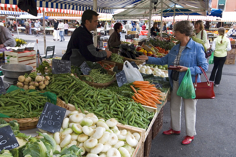 Marche aux Fleurs, Cours Saleya, Nice, Alpes Maritimes, Provence, Cote d'Azur, French Riviera, France, Europe