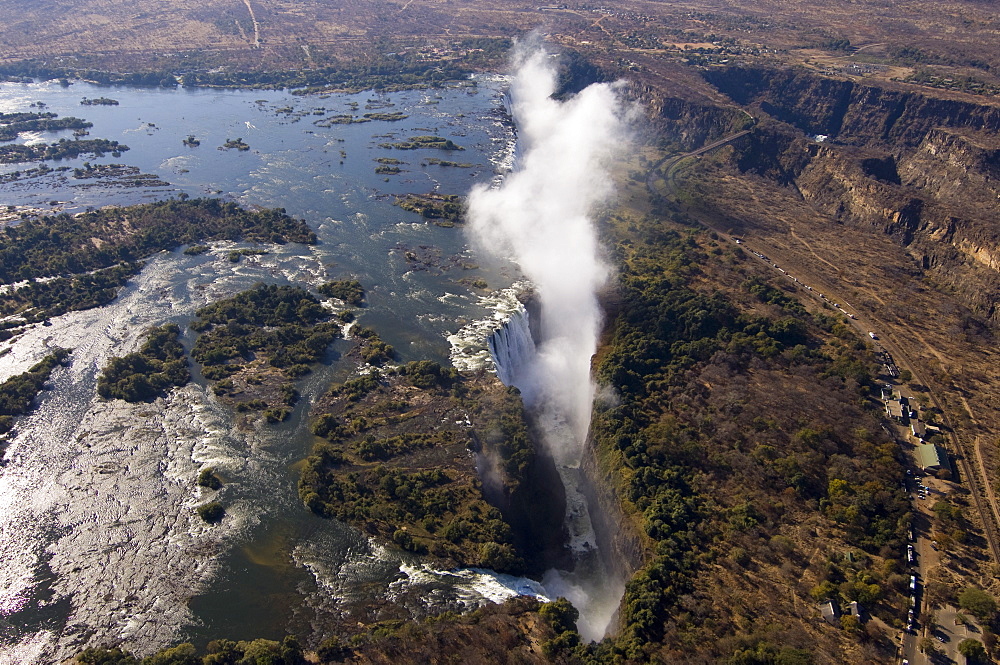 Victoria Falls, UNESCO World Heritage Site, Zambesi River, on the border of Zambia and Zimbabwe, Africa