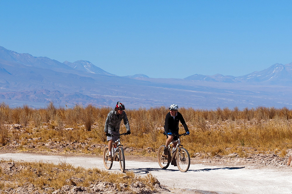 Mountain biking, Laguna Sejar, Salar de Atacama, Atacama Desert, Chile, South America