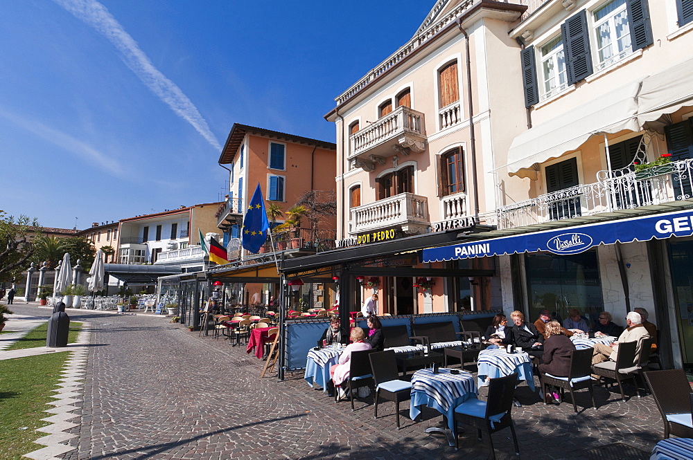 Lungolago Zanardelli, Salo, Lake Garda, Lombardy, Italian Lakes, Italy, Europe