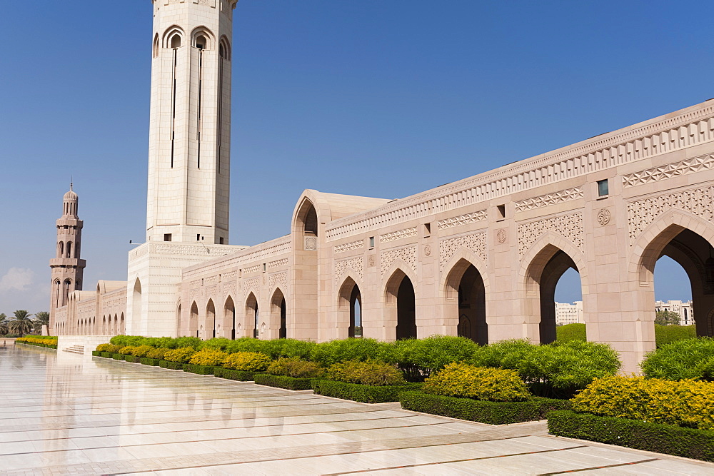 Sultan Qaboos Grand Mosque in Muscat, Oman, Middle East