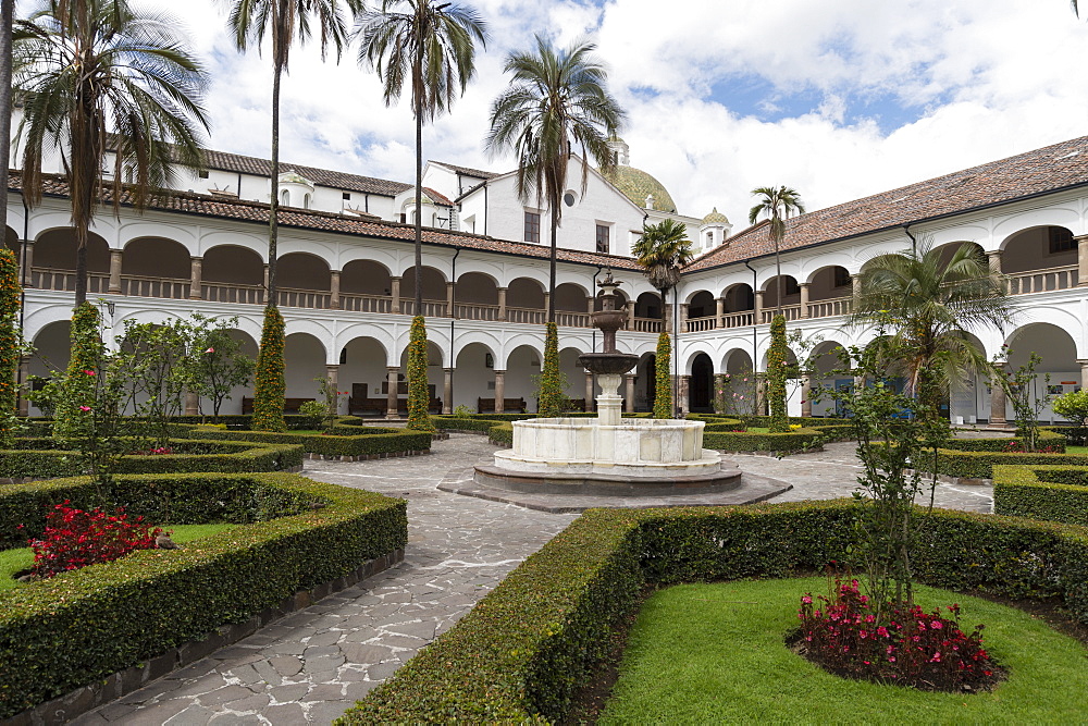 The Monastery of San Francisco, Ecuador's oldest church, founded in 1534, UNESCO World Heritage Site, Quito, Ecuador, South America