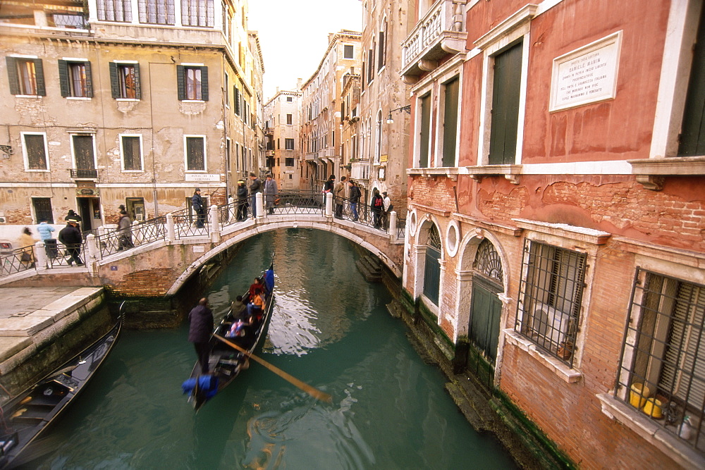 Rio di San Luca and Ponte de la Cortesia, Venice, Veneto, Italy, Europe