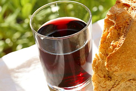 Bread and vine, Italy