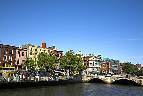 O'Connell bridge spanning the River Liffey, Dublin, Republic of Ireland, Europe