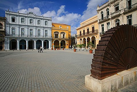 Plaza Vieja, Havana, Cuba, West Indies, Central America
