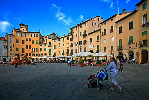 Piazza del Mercato, Lucca, Tuscany, Italy, Europe
