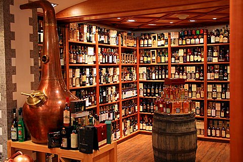 Wine shop, Samnaun, Bassa Engadina, Switzerland, Europe