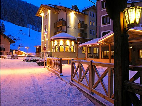 Santa Caterina Valfurva at dusk, Valtellina, Lombardy, Italy, Europe