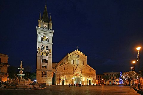 Piazza Duomo, Messina, Sicily, Italy