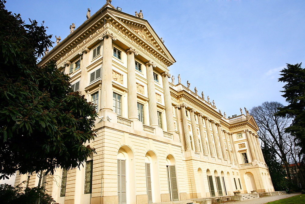 Façade, Modern Art Museum, Villa Reale, Galleria d'Arte Moderna, Via Palestro 16, Milan, Lombardy, Italy, Europe