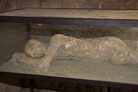 plaster victim of Pompei, a large Roman town destroyed in 79AD by a volcanic eruption from Mount Vesuvius, UNESCO World Heritage Site, Pompei, Naples, Campania, Italy, Europe