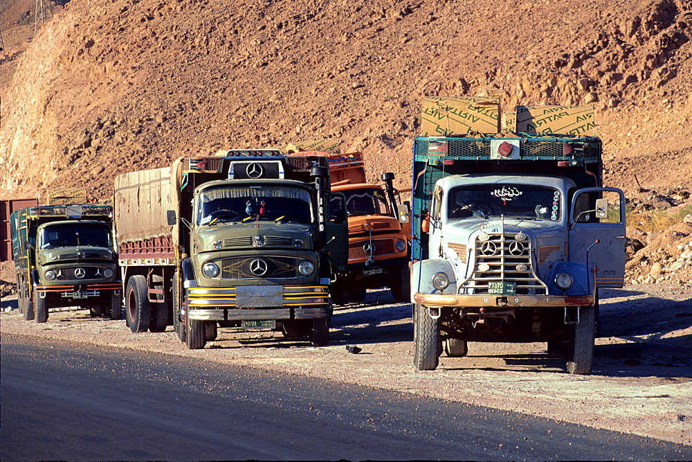 Trucks direct to Jeddah, Saudi Arabia, Middle East