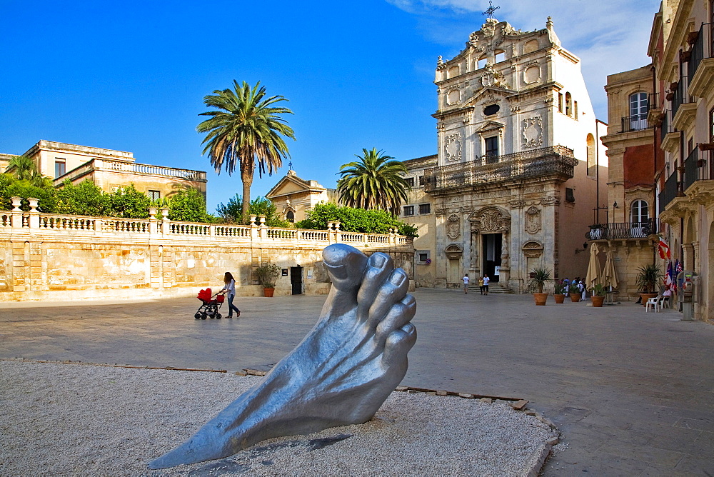 Sculpture, Il Risveglio, artist Seward Johnson, Cathedral square, Siracusa, Sicily, Italy