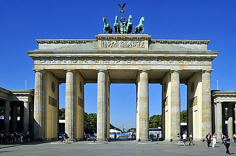 Brandenburg Gate, Pariser Platz, Berlin, Germany, Europe