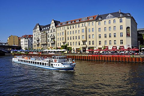 Boats on the Spree river, Friedrichstrasse, Berlin, Germany, Europe