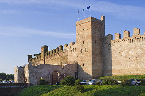 walls, cittadella, italy