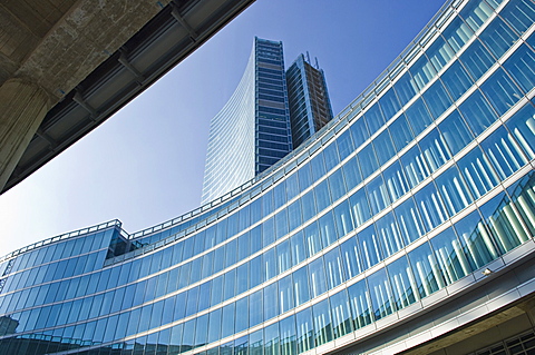 skyscraper torre pelli, milan, italy