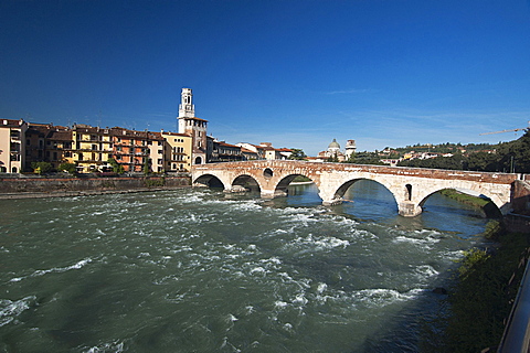 Ponte Pietra, Adige, Verona, Veneto, Italy, Europe